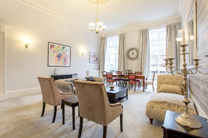 Huge Luxury Townhouse in the City Centre - main image