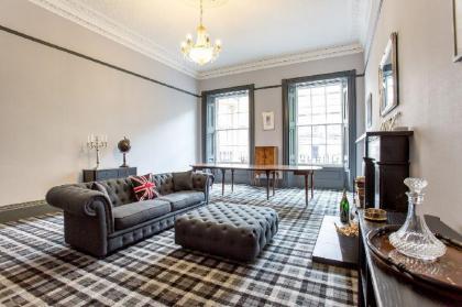 Huge Luxury Townhouse in the City Centre - image 10