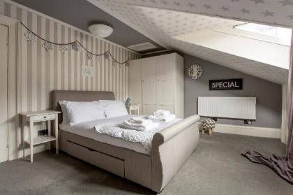 Huge Luxury Townhouse in the City Centre - image 13