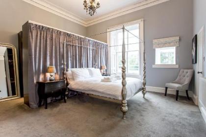 Huge Luxury Townhouse in the City Centre - image 18