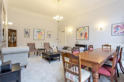Huge Luxury Townhouse in the City Centre - image 7