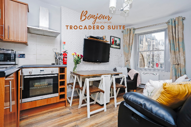 Royal Mile 3BR-1BA castle 150m - Free Parking - main image