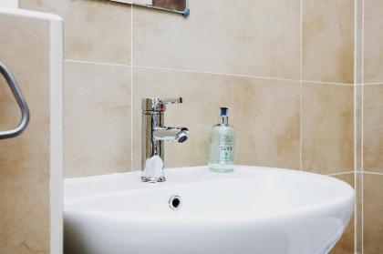Royal Mile 3BR-1BA castle 150m - Free Parking - image 14