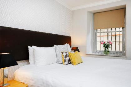 Royal Mile 3BR-1BA castle 150m - Free Parking - image 17