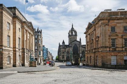 Royal Mile 3BR-1BA castle 150m - Free Parking - image 19