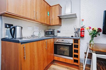 Royal Mile 3BR-1BA castle 150m - Free Parking - image 7