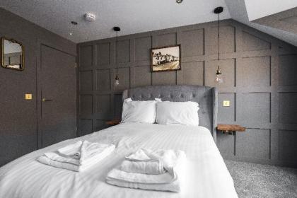 Grassmarket luxury w/ parking - Bonjour Residences - image 19