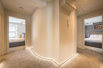 Grassmarket luxury w/ parking - Bonjour Residences - image 3