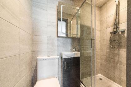 Grassmarket luxury w/ parking - Bonjour Residences - image 4
