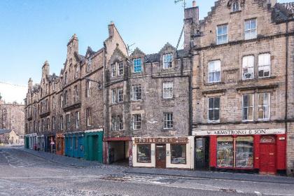 Grassmarket luxury w/ parking - Bonjour Residences - image 6