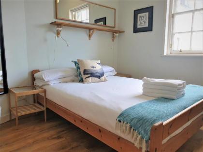 Canongate - Spacious and historic 2 bed flat on Royal Mile - image 7