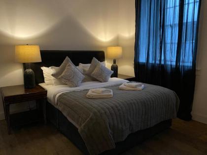 Queen Street Boutique Suites - image 18