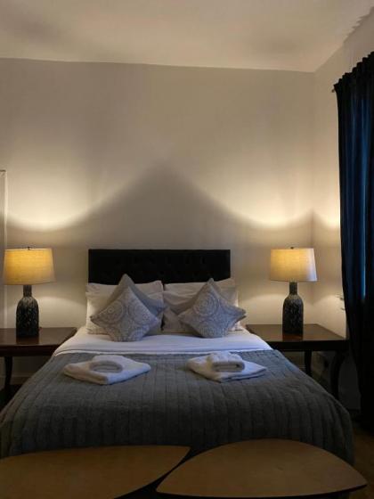 Queen Street Boutique Suites - image 19