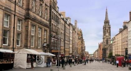 Queen Street Boutique Suites - image 2