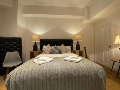 Queen Street Boutique Suites - image 4