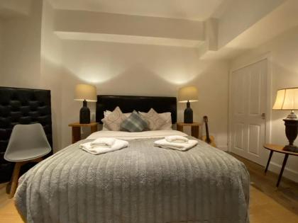Queen Street Boutique Suites - image 5