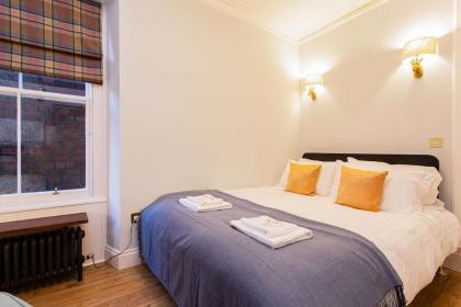 Upper Bow - Luxurious Modern 1BR Apartment near Castle - image 10