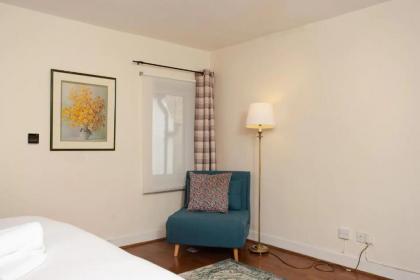 Luxury Morningside Cottage with Patio - image 17