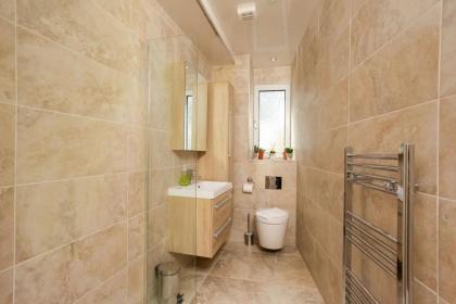 Luxury Morningside Cottage with Patio - image 19