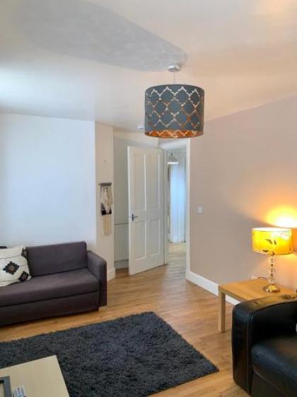 Impeccable 2-Bed Apartment in Edinburgh - image 19