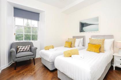New Town 2 BR-1 BA George St 150m - Free Parking - image 13