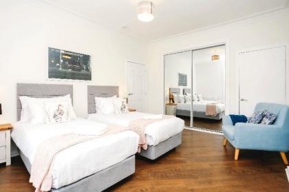 New Town 2 BR-1 BA George St 150m - Free Parking - image 16