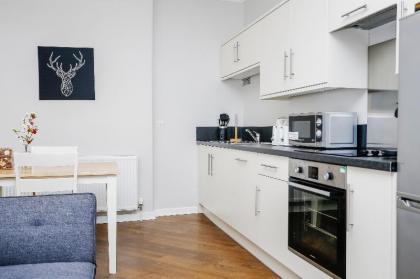 New Town 2 BR-1 BA George St 150m - Free Parking - image 6