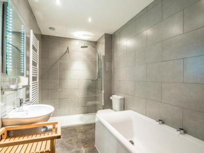 Six Brunton Place Guest House - image 7