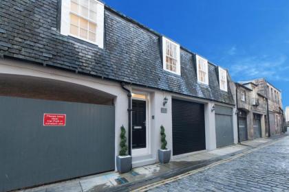 Queensferry Street Lane - Fantastic 2 BR City Centre Mews House with free secure parking! - image 1