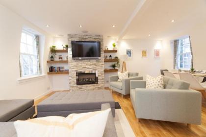 Queensferry Street Lane - Fantastic 2 BR City Centre Mews House with free secure parking! - image 13