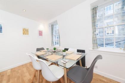 Queensferry Street Lane - Fantastic 2 BR City Centre Mews House with free secure parking! - image 16