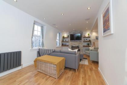 Queensferry Street Lane - Fantastic 2 BR City Centre Mews House with free secure parking! - image 19