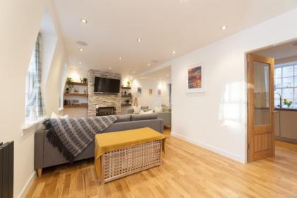Queensferry Street Lane - Fantastic 2 BR City Centre Mews House with free secure parking! - image 20