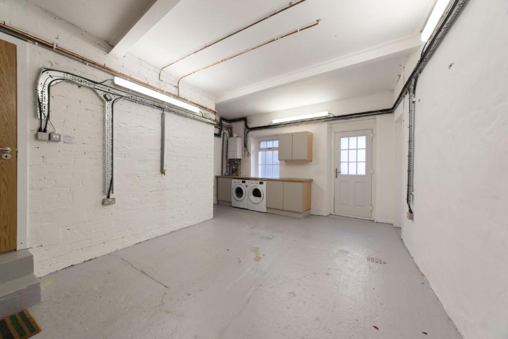 Queensferry Street Lane - Fantastic 2 BR City Centre Mews House with free secure parking! - image 4