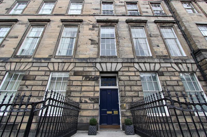 Escape To Edinburgh @ Albyn Place - image 4