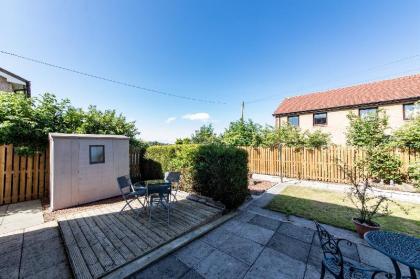 Empty2Occupied Family Home in Craigour Terrace with Driveway & Garden - image 2