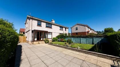 Empty2Occupied Family Home in Craigour Terrace with Driveway & Garden - image 4