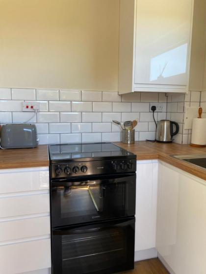 Gorton House and Cottages - image 6