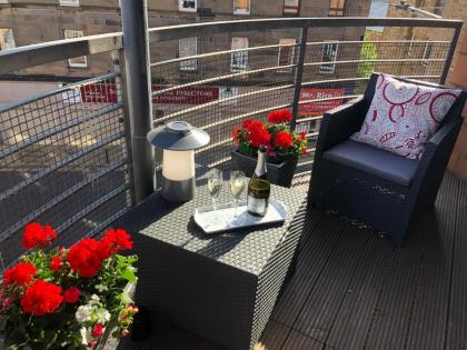 Remarkable 2 Bed Apartment in Edinburgh - image 30