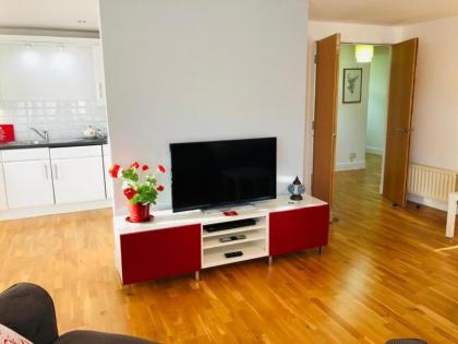 Remarkable 2 Bed Apartment in Edinburgh - image 5