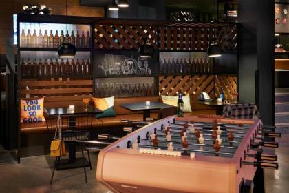 Moxy Edinburgh Fountainbridge - image 19