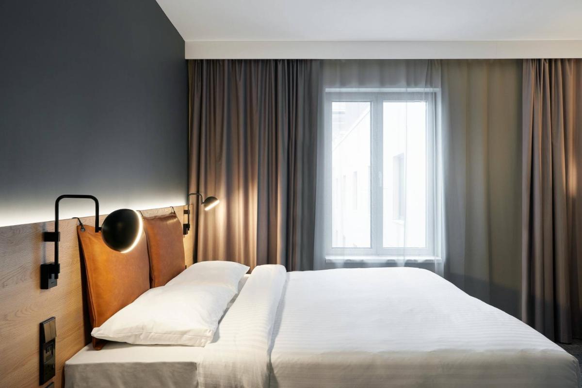 Moxy Edinburgh Fountainbridge - image 6