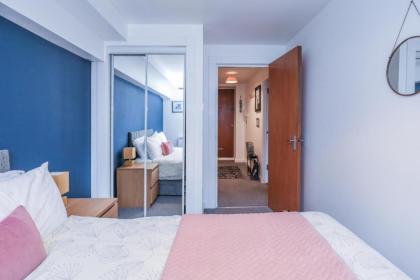 Beautiful 1-Bed Apartment near Castle - image 16
