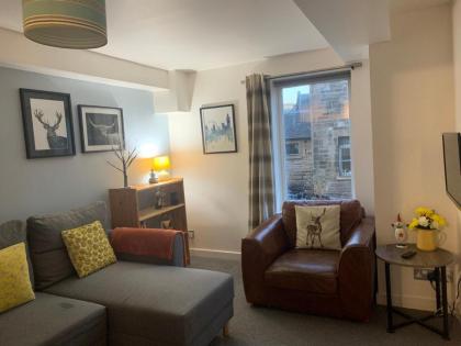 Beautiful 1-Bed Apartment near Castle - image 2