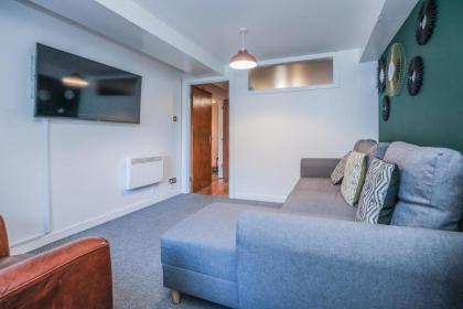Beautiful 1-Bed Apartment near Castle - image 21