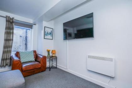 Beautiful 1-Bed Apartment near Castle - image 23