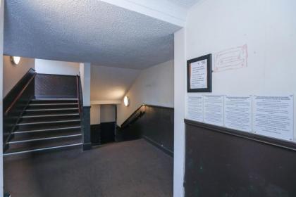 Beautiful 1-Bed Apartment near Castle - image 6