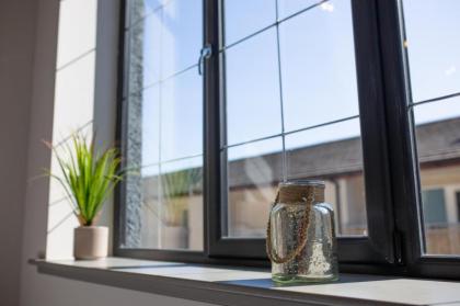 Luxury Manhattan loft-style apartment near Edinburgh city centre - image 14