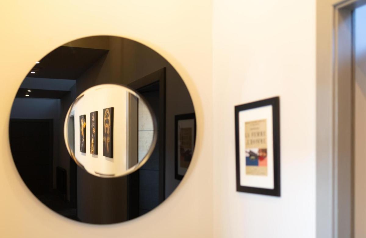 Luxury Manhattan loft-style apartment near Edinburgh city centre - image 6