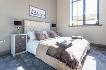 Luxury Manhattan loft-style apartment near Edinburgh city centre - image 7